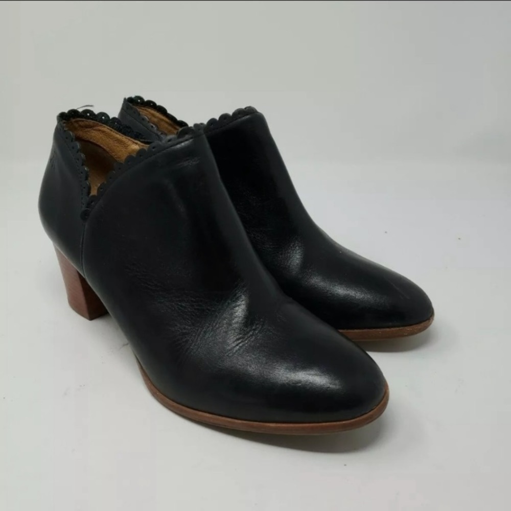 Jack Rogers Marianne Scalloped boot leather black